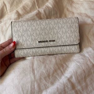 Michael Kors White and Silver Continental Wallet